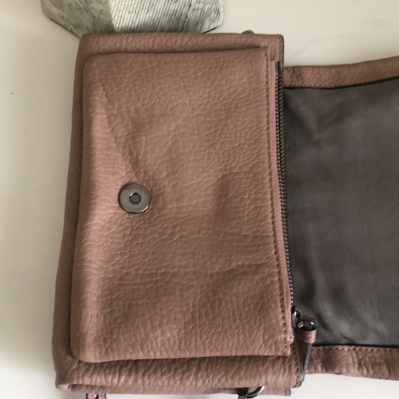 Vince Camuto Leather Crossbady bag - Picture 7 of 10